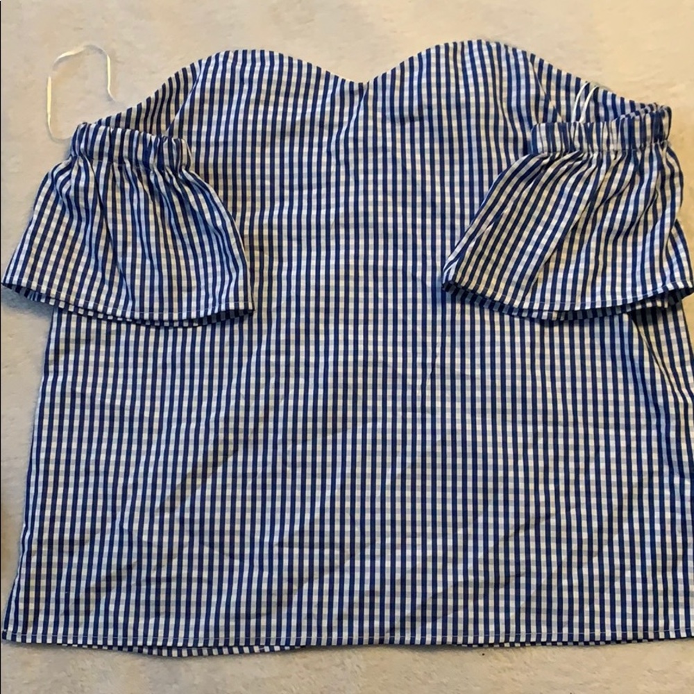Women’s Fashion Nova off the shoulder top